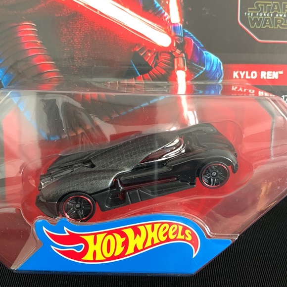 2014 Mattel Hot Wheels Disney Star Wars Kylo Ren Car - Picture 3 of 8